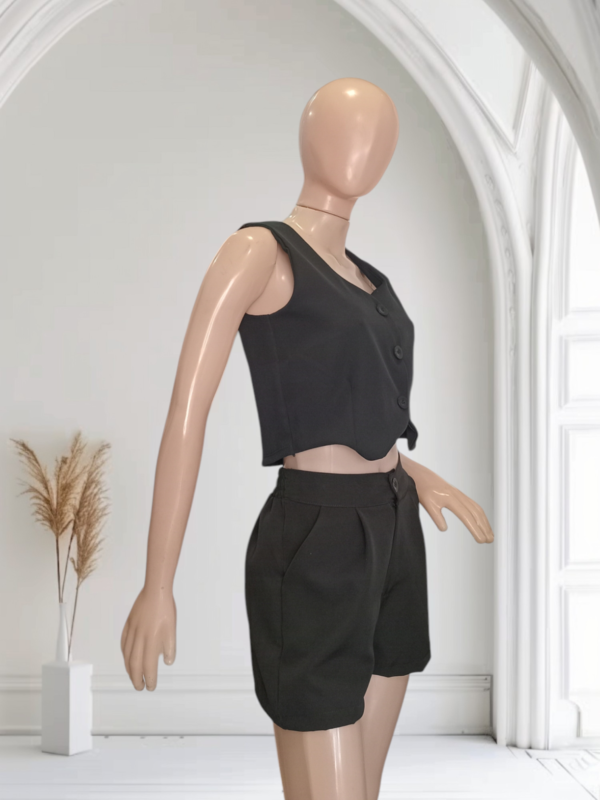 Conjunto Ina Crep Chaleco + Short - Imagen 3