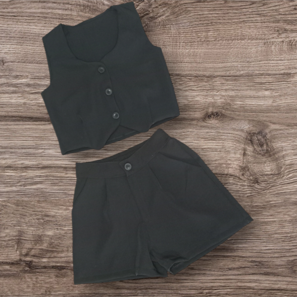 Conjunto Ina Crep Chaleco + Short - Imagen 4